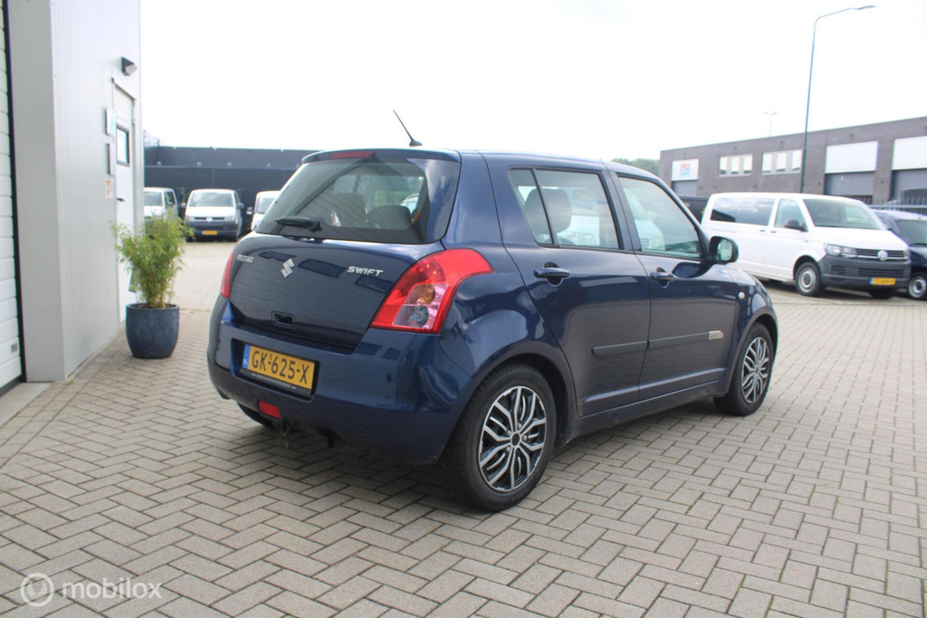 Suzuki Swift 1.3 Base APK/versnellingsbak geluid/Airco 56670512-0.jpg | Henk Geleijnse auto's